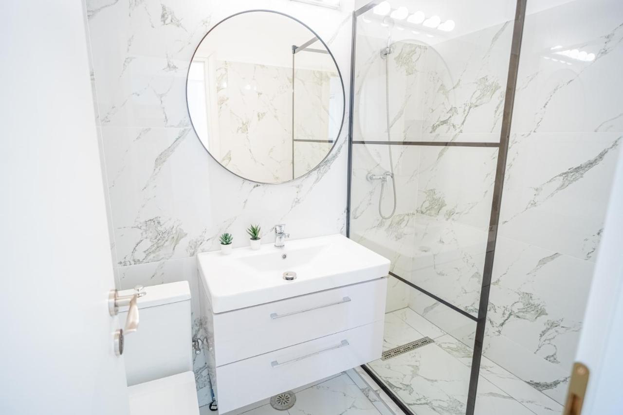 Spacious Newly Renovated 2Br Apartments With Balcony Bucureşti Exterior foto
