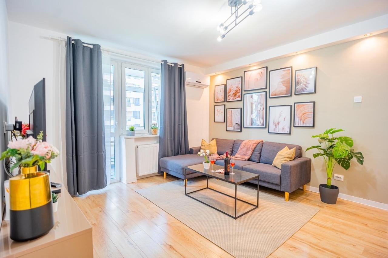 Spacious Newly Renovated 2Br Apartments With Balcony Bucureşti Exterior foto