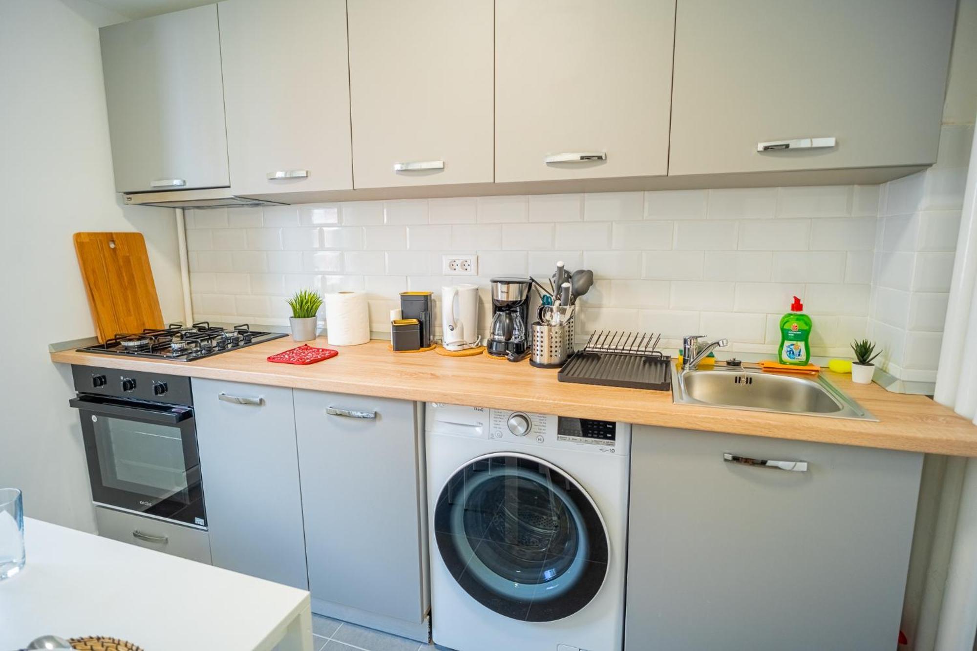 Spacious Newly Renovated 2Br Apartments With Balcony Bucureşti Exterior foto